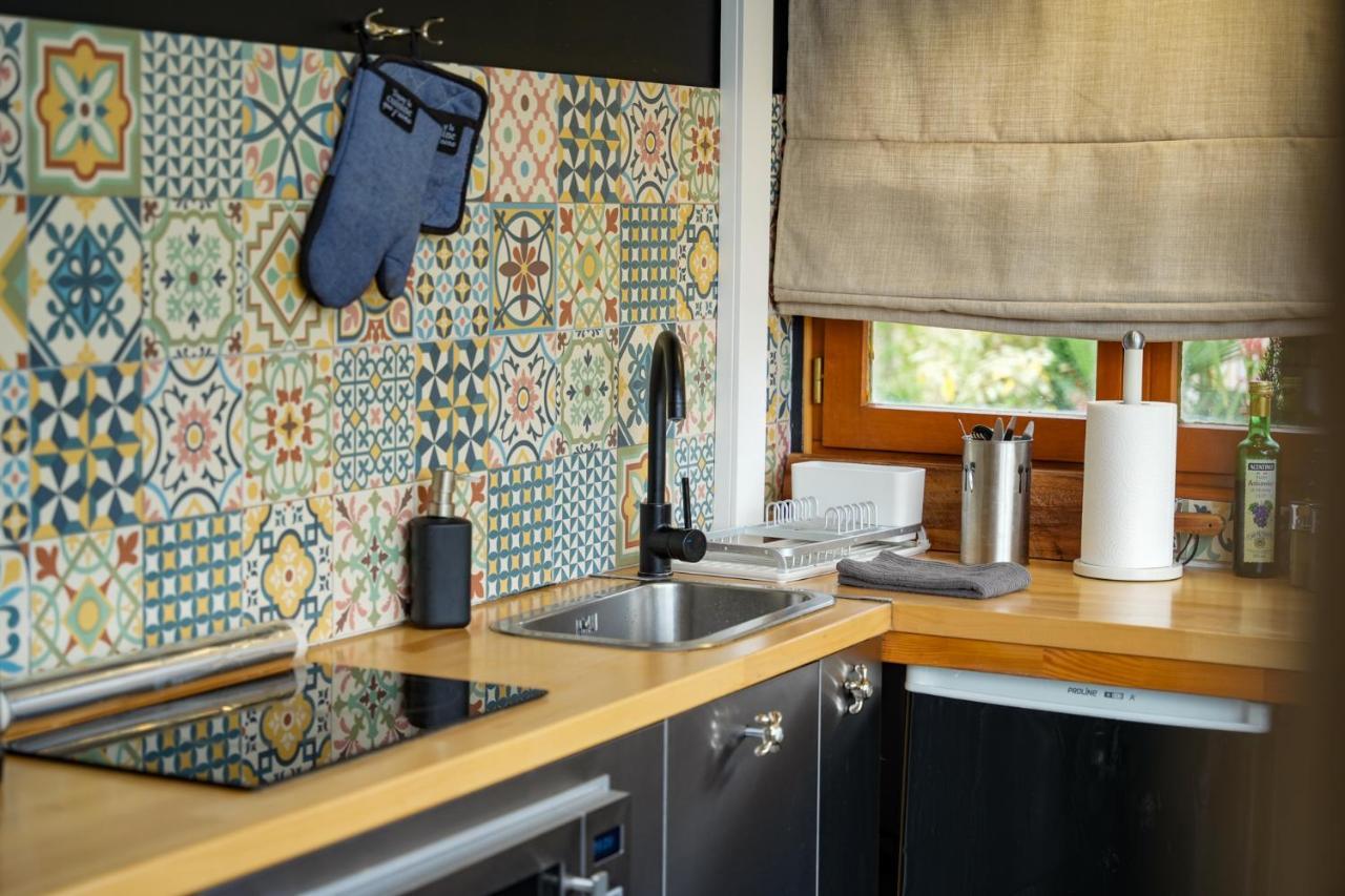 Kaebane 85, Lodge Avec Spa Au Bord De L'Eau Prouilly 外观 照片