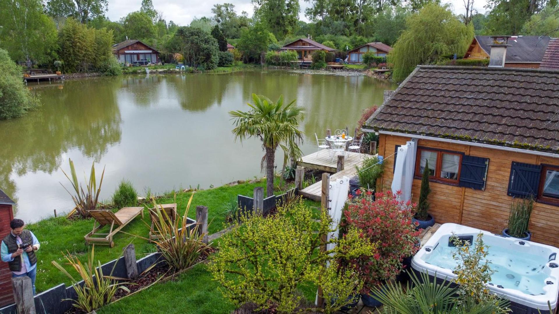 Kaebane 85, Lodge Avec Spa Au Bord De L'Eau Prouilly 外观 照片